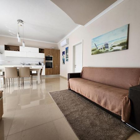 Riviera Holiday Apartments - Seafront - Wifi Marsaskala Eksteriør billede