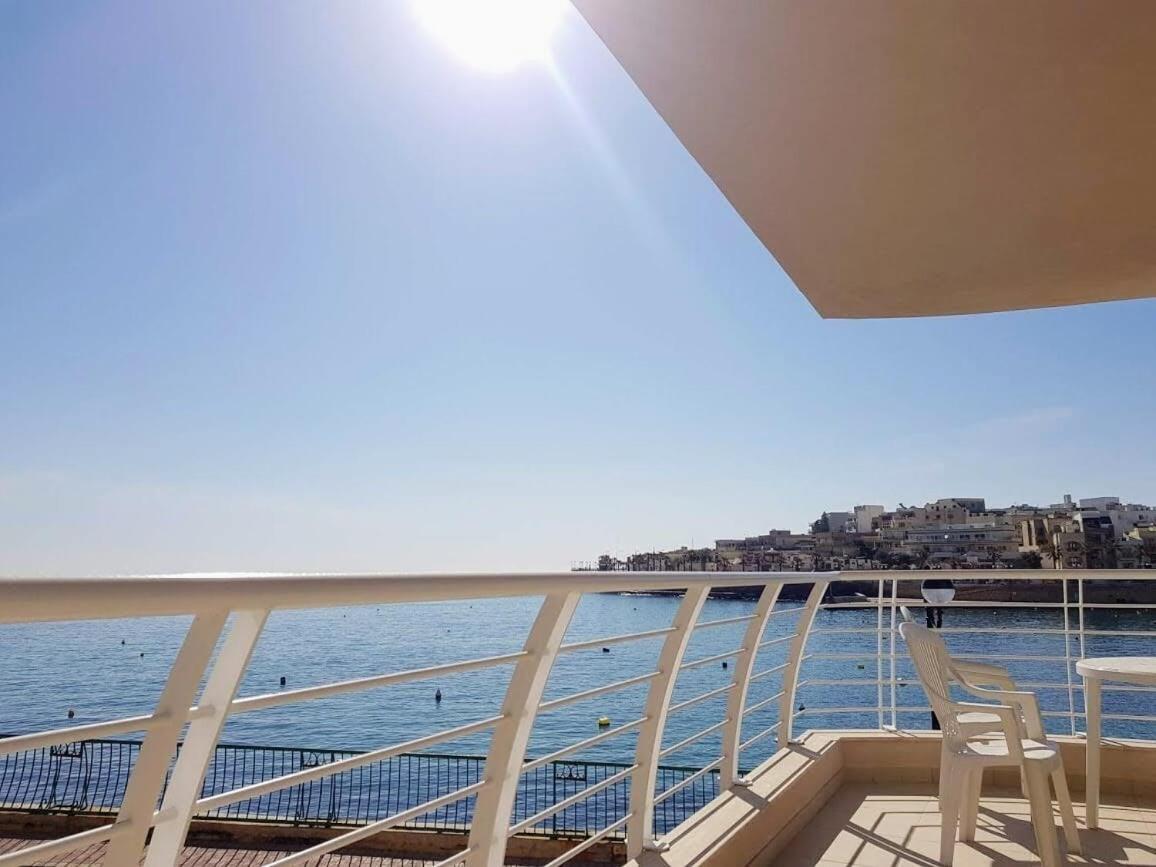Riviera Holiday Apartments - Seafront - Wifi Marsaskala Værelse billede